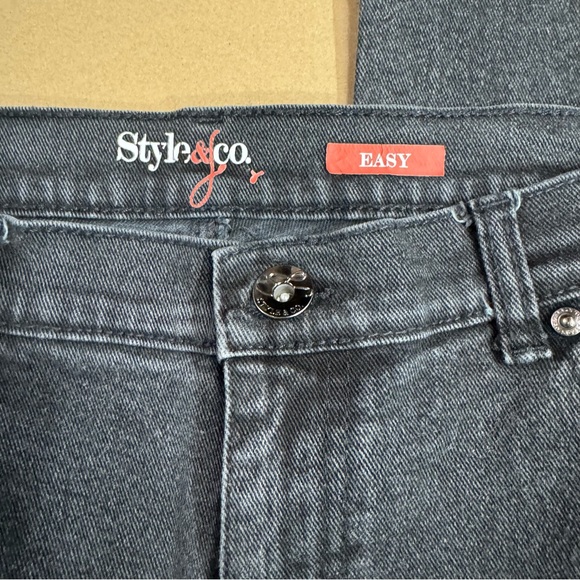 Style and Co Easy Jean 12 Short - Picture 7 of 9